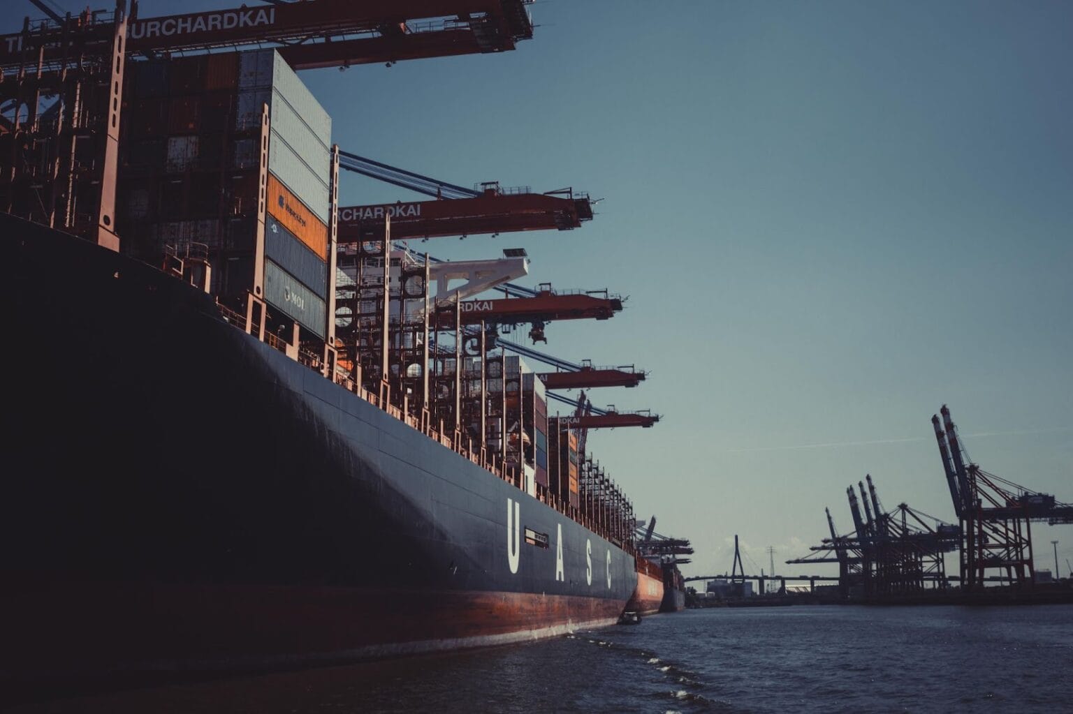 | Freight Broker Vs. Freight Forwarder: Definition, Benefits, And ...